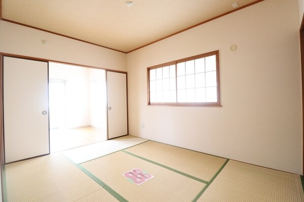 フローラル霧が丘の物件内観写真